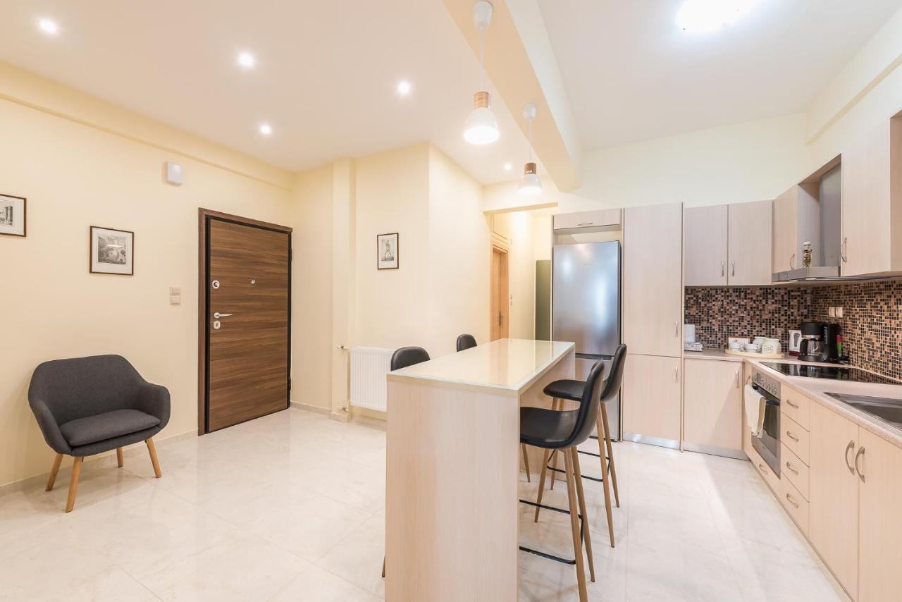 Elegant Home In Quiet Street By Cloudkeys Атина Екстериор снимка